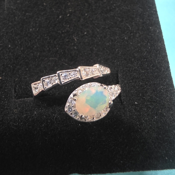 Opal Ring - Picture 2 of 8
